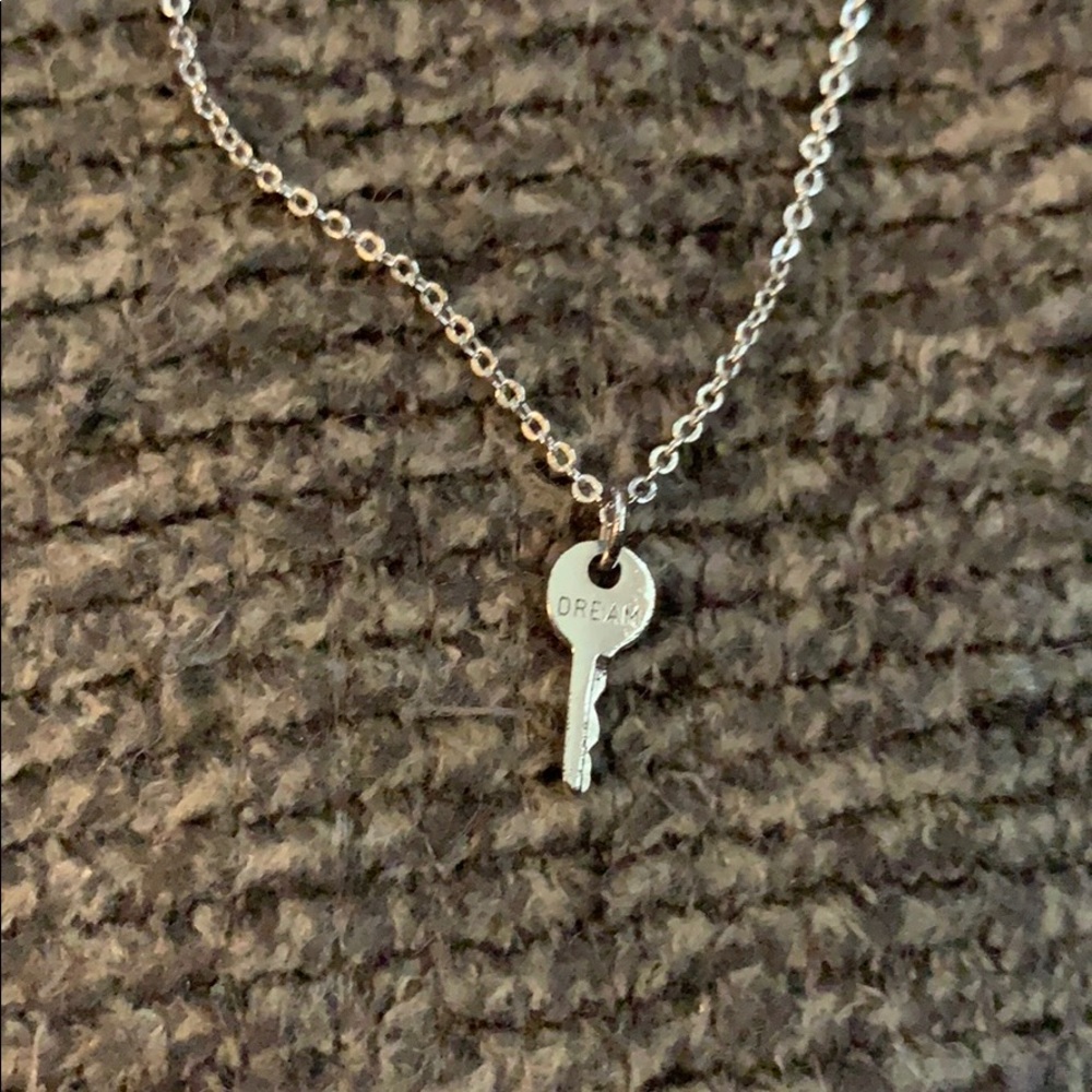 Dream dainty key necklace